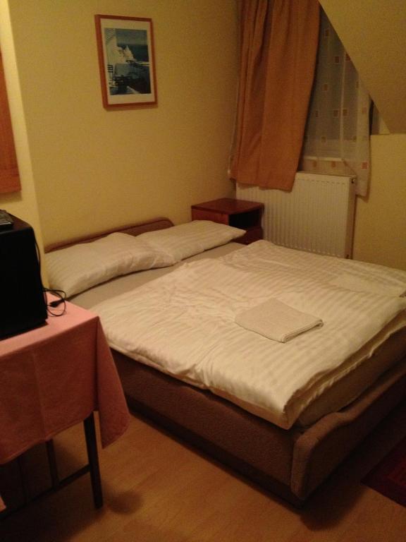 Zatonyi Csarda Panzio Bed and Breakfast Dunasziget Rum bild